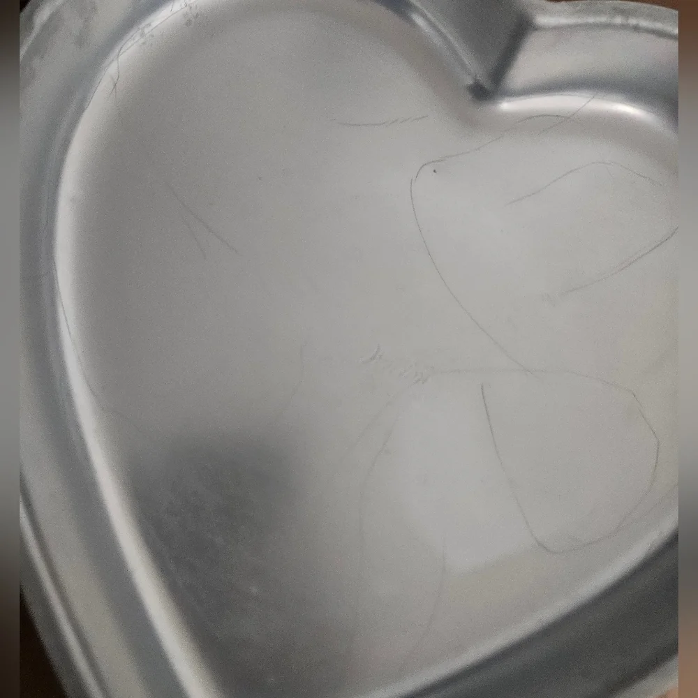 Wilton Set Of Two Heart Pans! - Picture 3 of 5